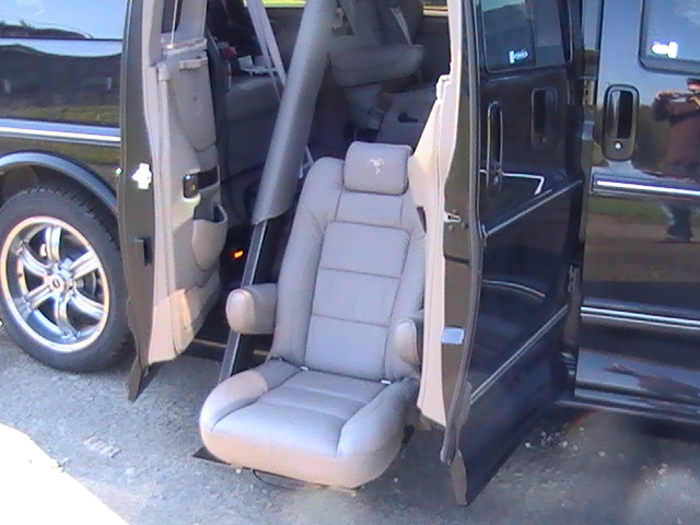 Easy Reach 7.5 GMC Savhana 015.JPG
